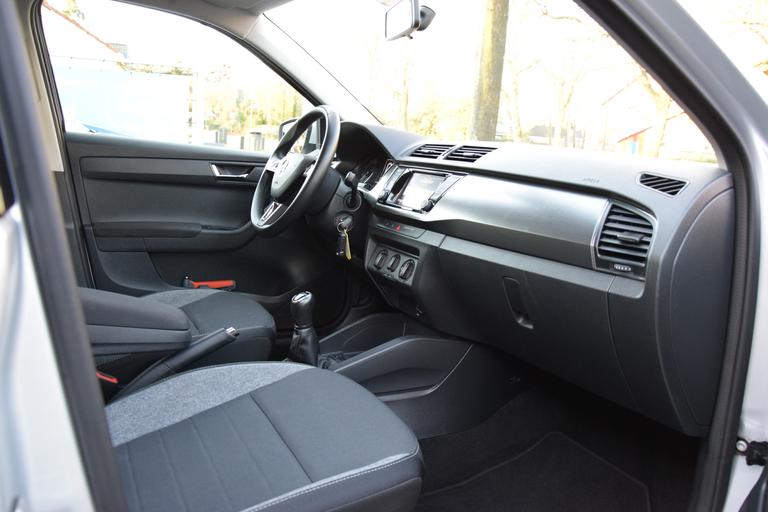 Skoda Fabia Combi 1.0 TSI 96PK Business Edition | BOVAG Garantie | Org. NL | Navigatie | DAB | 16'' Velgen | PDC Achter | Airco | Cruise Control | All Season Banden | afbeelding 9