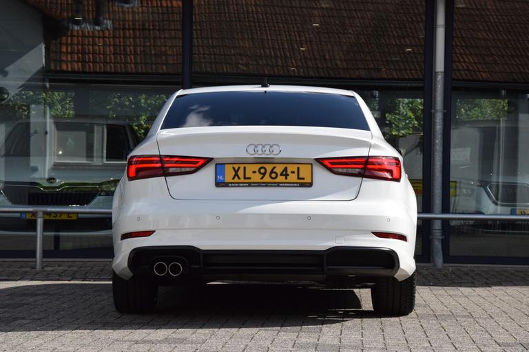 Audi A3 Limousine 35 TFSI CoD Sport S Line Edition S-Tronic Automaat | NL-Auto | BOVAG Garantie | Navigatie | Full LED | Apple Carplay | 18'' Velgen | Sportstoelen | Volledig Lederen Bekleding | afbeelding 13