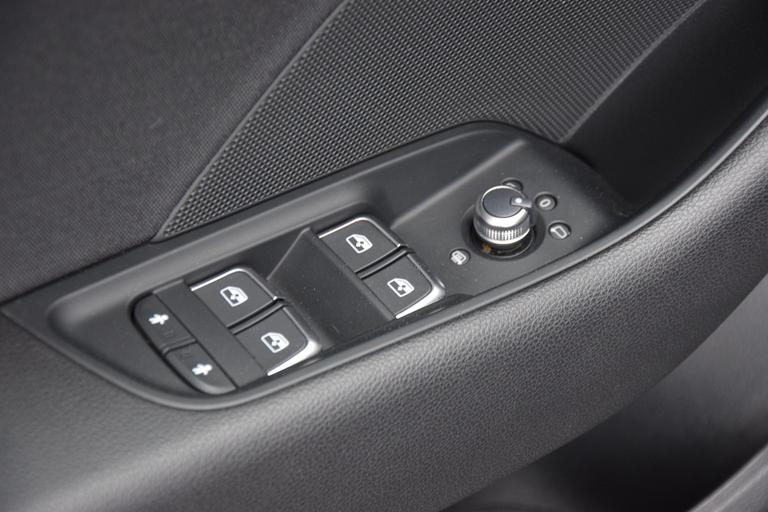 Audi A3 Limousine 30 116PK TFSI Sport Lease Edition Automaat | NL-Auto | BOVAG Garantie | Stoelverwarming | 17" Velgen | Naviatie | LED-Koplampen | PDC Achter | afbeelding 28