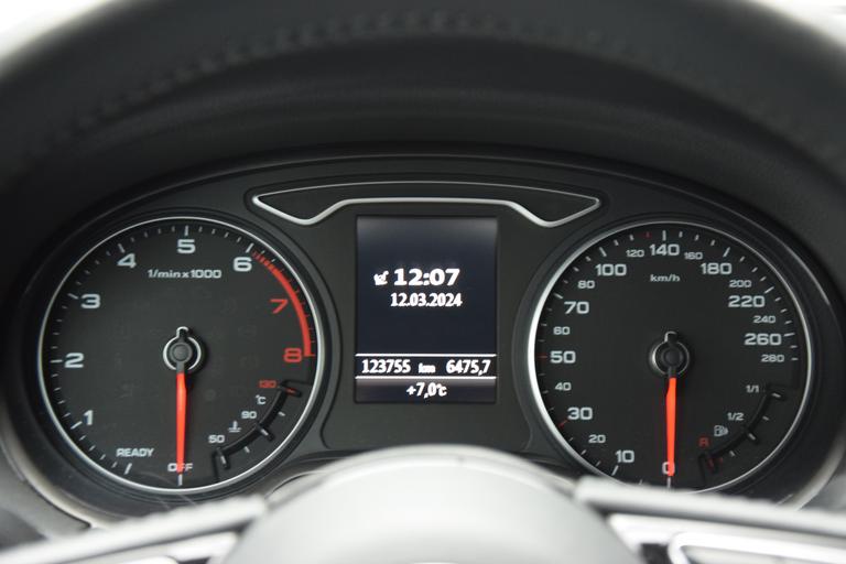 Audi A3 Limousine 30 116PK TFSI Sport Lease Edition Automaat | NL-Auto | BOVAG Garantie | Stoelverwarming | 17" Velgen | Naviatie | LED-Koplampen | PDC Achter | afbeelding 14