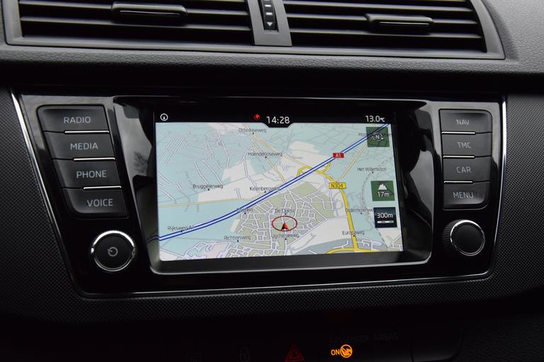 Skoda Fabia Combi 1.0 TSI Ambition | NL-Auto | BOVAG Garantie | DAB Digitale Radio | Navigatie-pakket | Parkeersensoren | Apple Carplay | Cruise Control | LED Dagrijverlichting | afbeelding 19