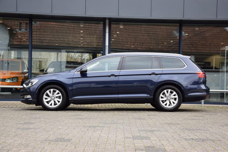 Volkswagen Passat Variant 1.6 TDI 120PK Business Edition | Org. NL | incl. Nieuwe distributieriem | Trekhaak | Full LED | Navigatie | PDC Voor&Achter | Bluetooth | Cruise & Climate Control | afbeelding 4