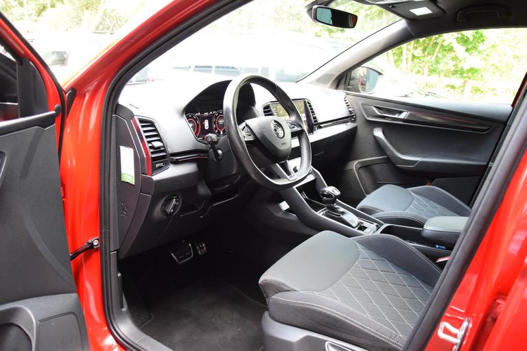 Skoda Karoq 1.5 TSI ACT Sportline Business DSG Automaat | Org. NL | BOVAG Garantie | Navigatie | Virtual Cockpit | Achteruitrijcamera | 18'' Velgen | Full LED | Carplay | DAB | Keyless Entry&GO | afbeelding 9