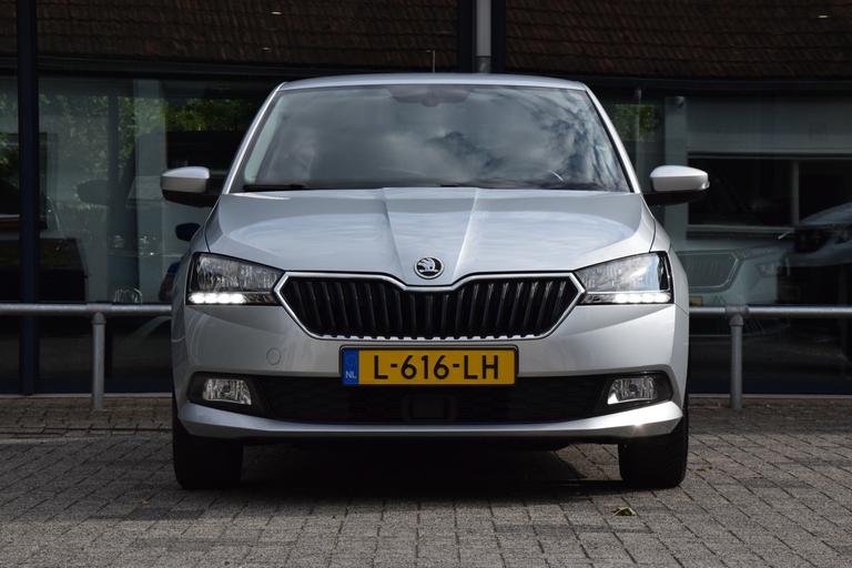 Skoda Fabia 1.0 TSI 96PK Online Edition | Org. NL | BOVAG Garantie | 15'' Velgen | All Season Banden | Apple Carplay / Android Auto | PDC Achter | Cruise & Climate Control | afbeelding 11