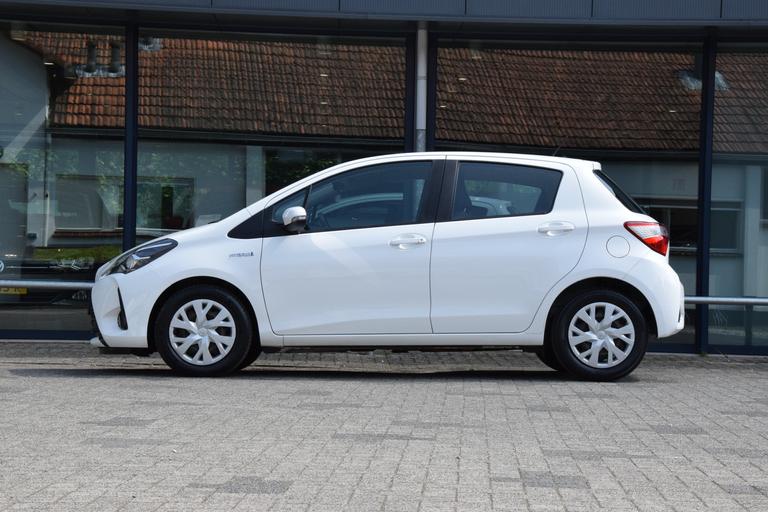 Toyota Yaris 1.5 Hybrid Active Automaat | Org. NL | BOVAG Garantie | Achteruitrijcamera | Bluetooth | Cruise & Climate Control | Multifunctioneel Stuur | Lane Assist | afbeelding 4