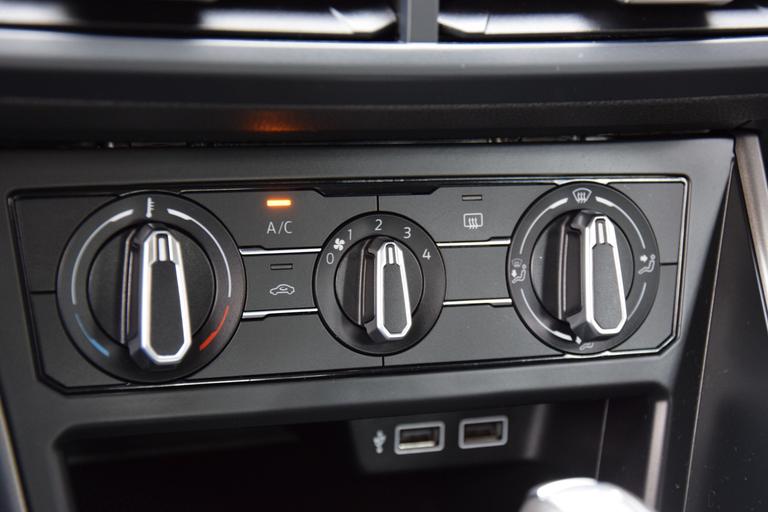 Volkswagen Polo 1.0 TSI 96PK Comfortline Automaat DSG | NL-Auto | BOVAG Garantie | Navigatie | Parkeersensoren V&A | Adaptive Cruise Control | Apple Carplay/Android Auto | afbeelding 24
