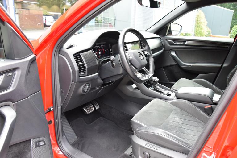 Skoda Kodiaq 1.5 TSI Sportline Business | NL-Auto | BOVAG Garantie | Trekhaak | 20'' Velgen | Full LED | Elektrische Kofferklep | Camera + PDC | Virtual Cockpit | Stoelverwarming | afbeelding 9