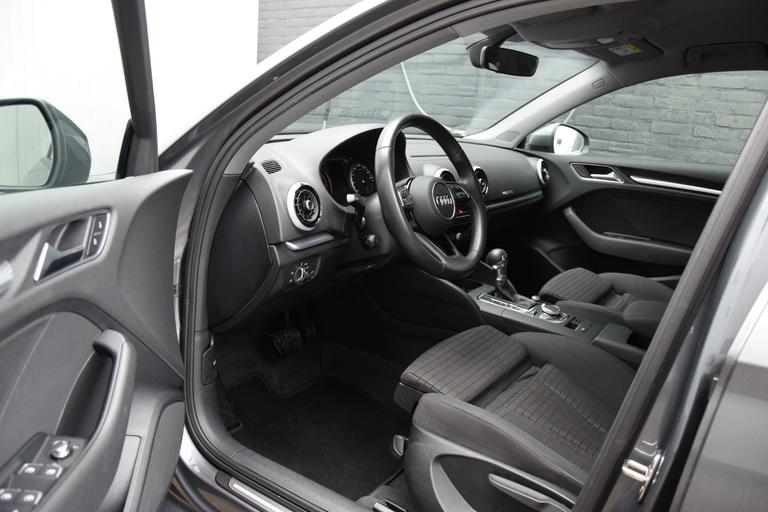 Audi A3 Limousine 30 116PK TFSI Sport Lease Edition Automaat | NL-Auto | BOVAG Garantie | Stoelverwarming | 17" Velgen | Naviatie | LED-Koplampen | PDC Achter | afbeelding 8