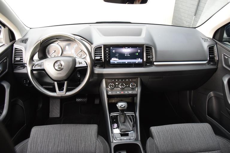 Skoda Karoq 1.0 TSI Style Business | Org. NL | BOVAG Garantie | Trekhaak | Achteruitrijcamera | Full LED | Navigatie | 18'' Velgen | Stoelverwarming | Apple Carplay / Android Auto | afbeelding 6