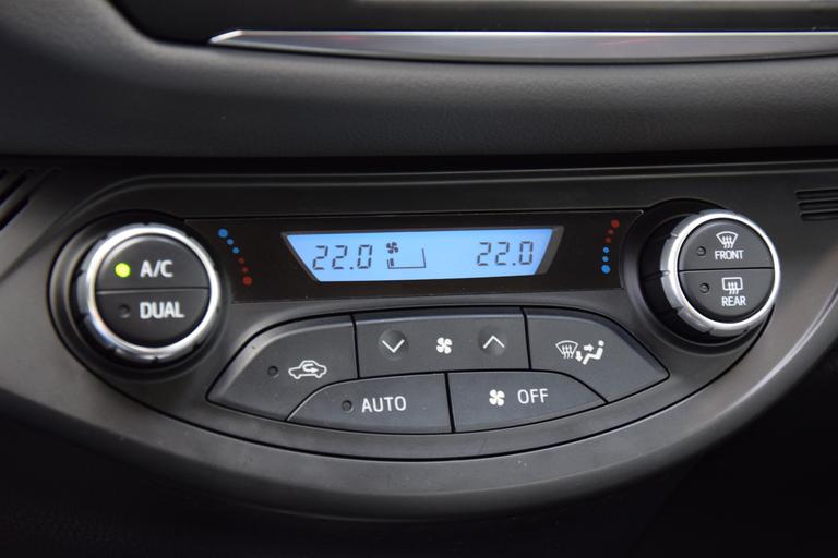 Toyota Yaris 1.5 Hybrid Active Automaat | Org. NL | BOVAG Garantie | Achteruitrijcamera | Bluetooth | Cruise & Climate Control | Multifunctioneel Stuur | Lane Assist | afbeelding 18