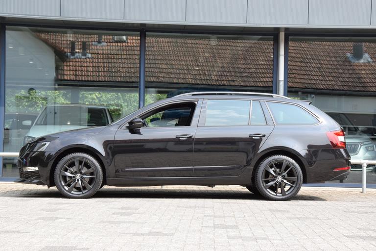 Skoda Octavia Combi 1.5 TSI 150PK Sport Business DSG Automaat | Org. NL | BOVAG Garantie | Navigatie | Verwarmbare Sportstoelen | Apple Carplay/Android Auto | PDC Achter | afbeelding 4